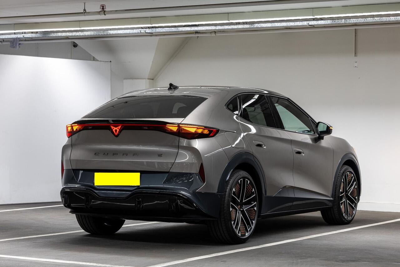 Cupra Tavascan VZ Extreme 82 kWh | 360 camera | Head-up display | Matrix LED | Sennheiser sound | Sabelt CUP stoelen | Leder | Stoelverwarming en ventilatie | Travel Assist