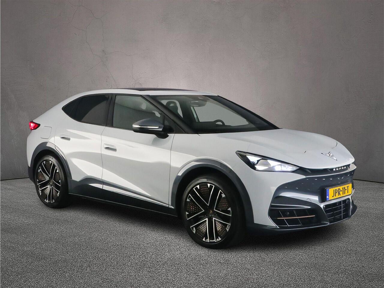 Cupra Tavascan VZ Extreme 340pk Automaat Adaptive cruise control, Panoramadak, 360 camera, Elektrische achterklep, Achteruitrijcamera, LED matrix koplampen, Stuurwiel verwarmd