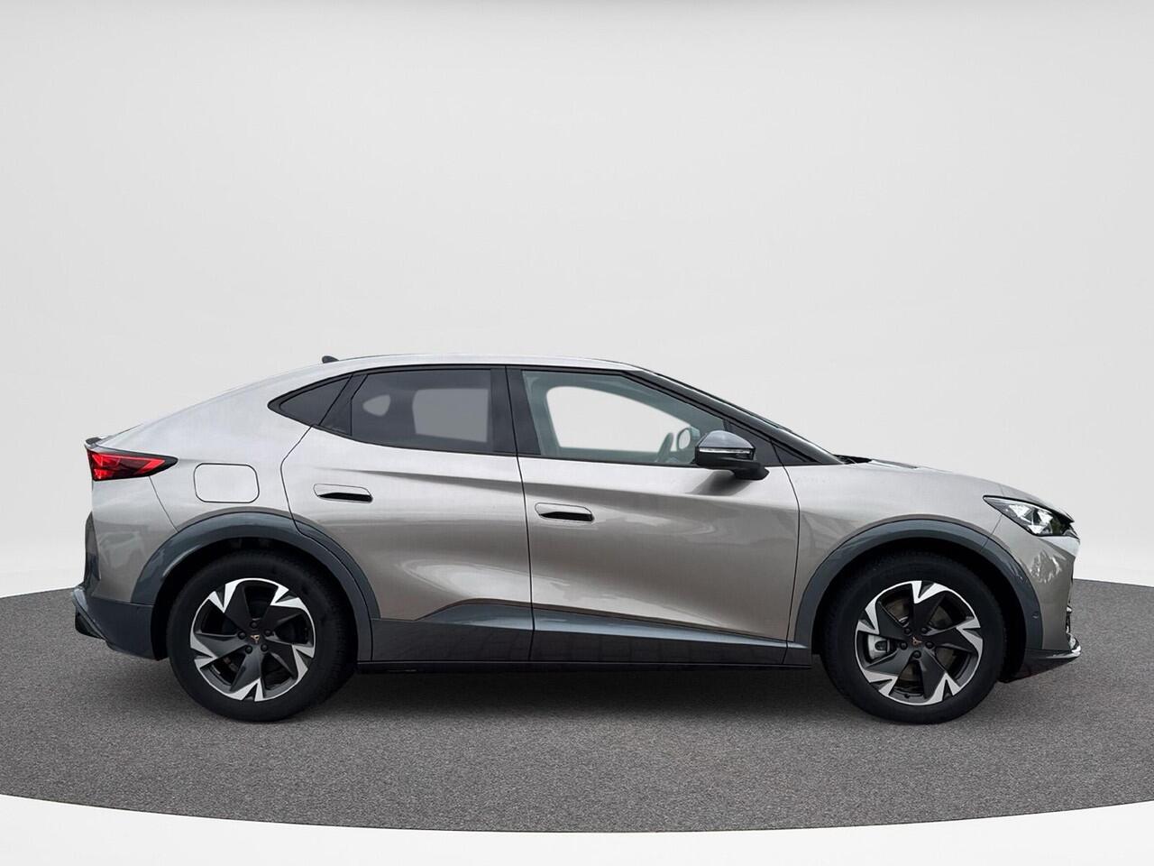 Cupra Tavascan Essential 82 kWh | SOH 99.1% | Warmtepomp | Full Led | 19 inch | Winter Pakket |