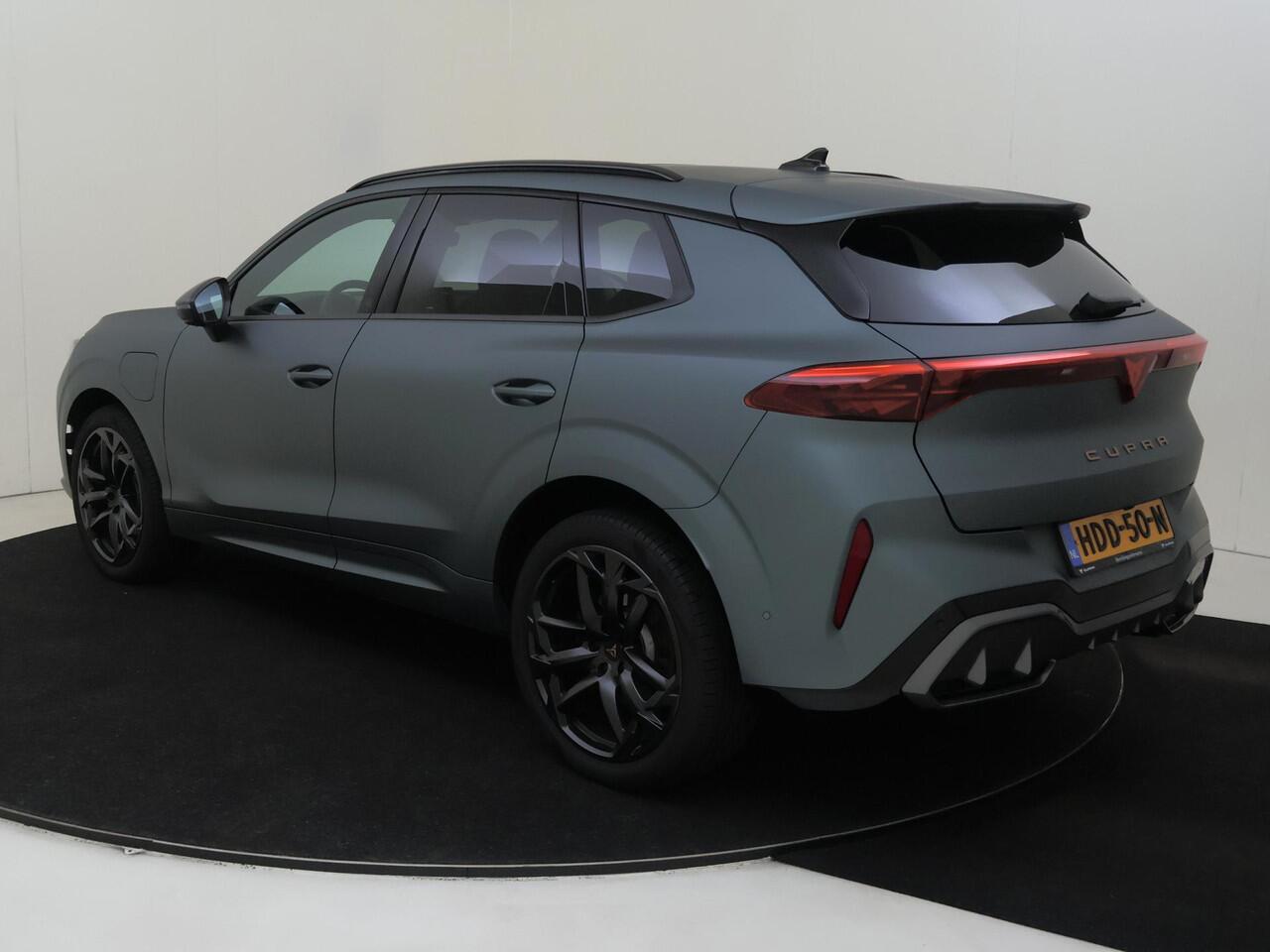 Cupra Terramar 1.5 TSI e-Hybrid VZ America s CUP | Panoramadak | Sennheiser audio | Matte lak | Head-up display | 360 camera | LED matrix verlichting | Lederen bekleding | Parkeerassistent |