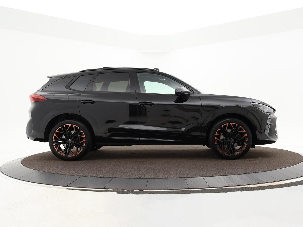 Cupra Terramar 1.5 TSI 272pk DSG e-Hybrid VZ Performance · Panoramadak · 360 Camera · Keyless · Sennheisser Audio · Elek. Voorstoelen · Elek. Achterklep · 20'' Inch · Garantie t/m Juni 2027