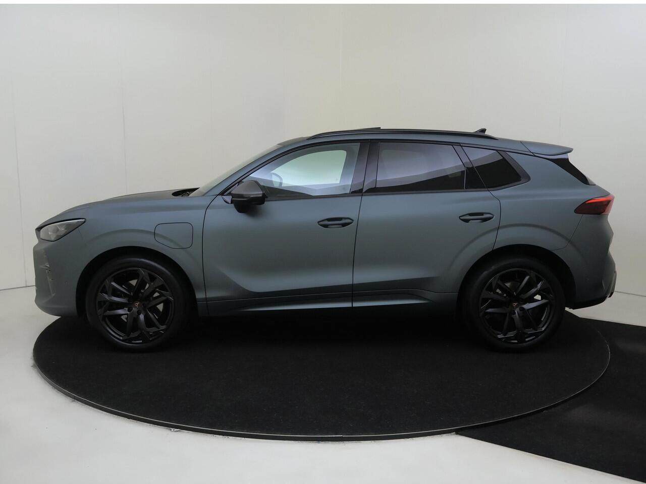 Cupra Terramar 1.5 TSI e-Hybrid VZ America s CUP | Panoramadak | Trekhaak | Head-up display | 360 camera | Matte lak | Parkeerassistent | Sennheiser audio | Lederen bekleding |