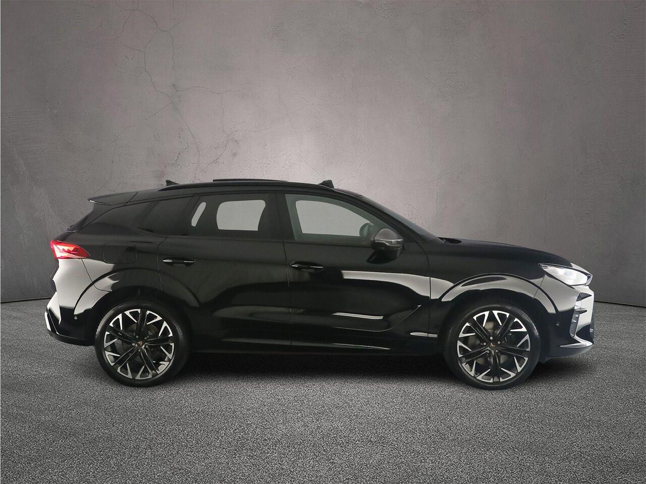 Cupra Terramar VZ Performance 1.5 TSI e-Hybrid 272pk DSG Automaat Trekhaak, Sennheiser audio, Panoramadak, Adaptive cruise control, Elektrische achterklep