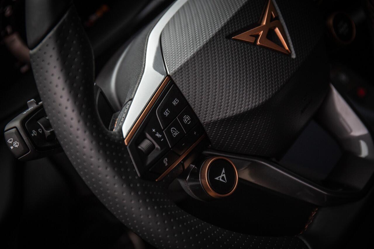 Cupra Terramar 1.5 eTSI Business , Adaptive cruise, Carplay, Stuur/stoelverwarming,