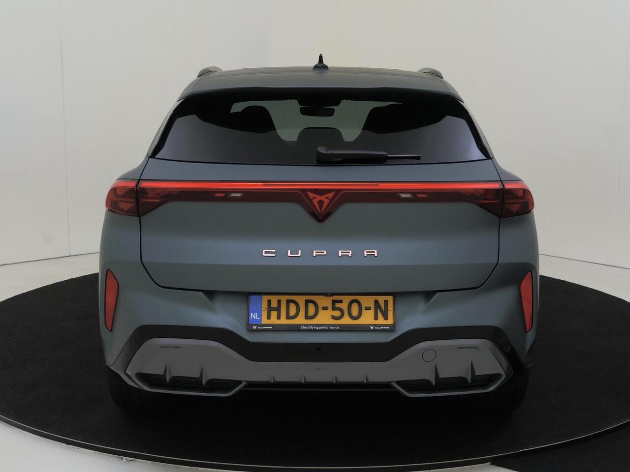 Cupra Terramar 1.5 TSI e-Hybrid VZ America s CUP | Panoramadak | Sennheiser audio | Matte lak | Head-up display | 360 camera | LED matrix verlichting | Lederen bekleding | Parkeerassistent |