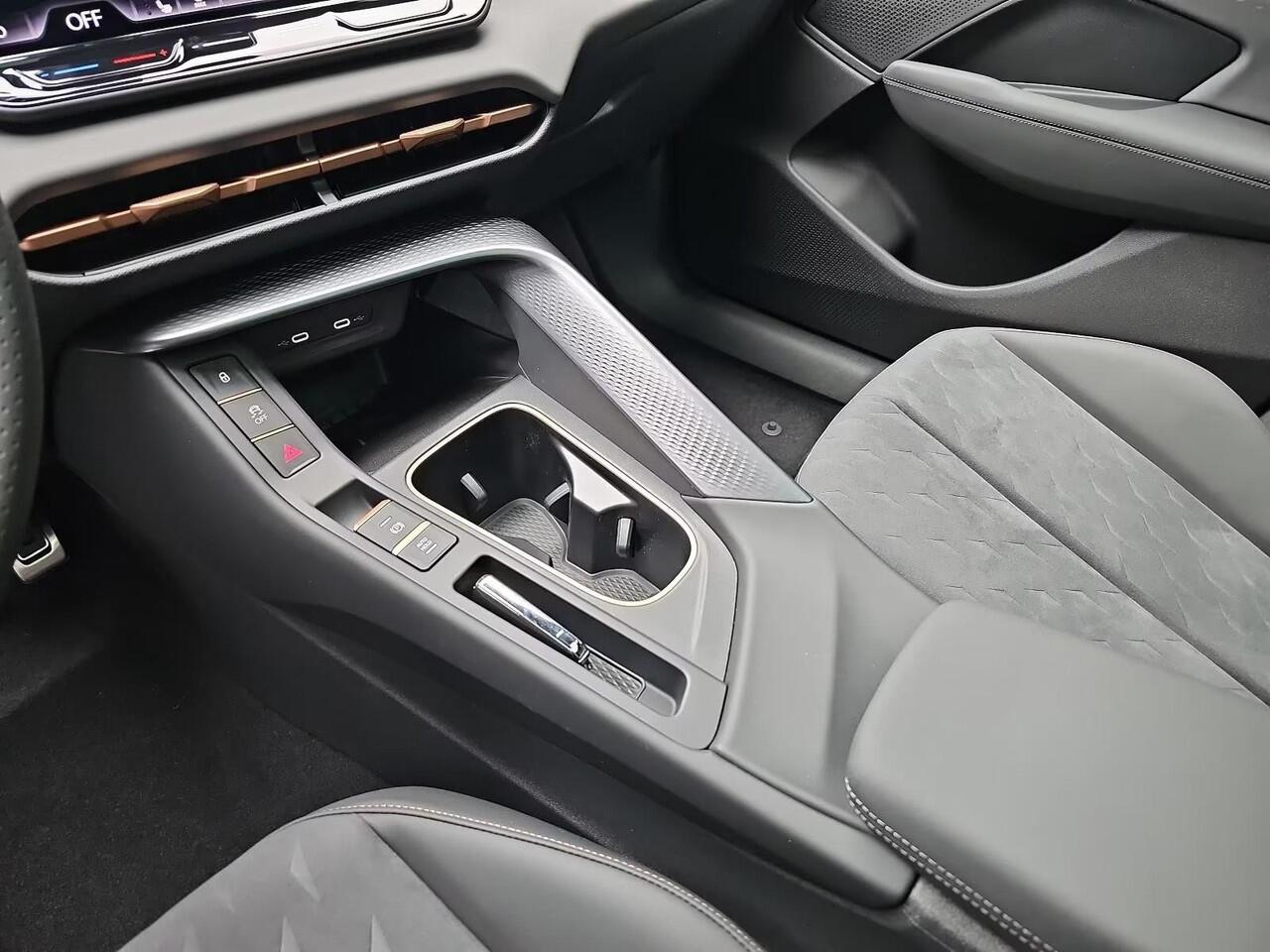 Cupra Terramar 1.5 TSI e-Hybrid Business