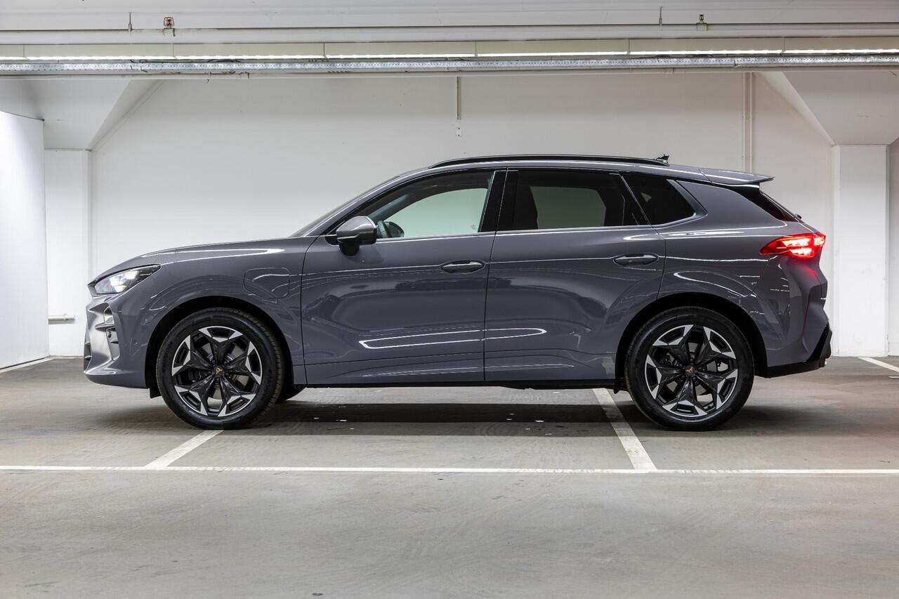 Cupra Terramar 1.5 TSI e-Hybrid Business | Panoramadak | 360 camera | Elektrische stoelen | Sennheiser audio | Matrix LED | Alcantara bekleding | Head-up display |