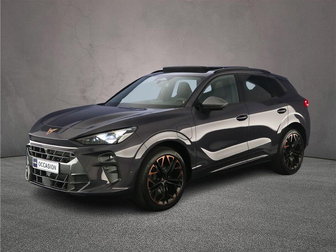 Cupra Terramar VZ Performance 1.5 TSI e-Hybrid 272pk DSG Automaat Panoramadak, 360 camera, Head up display, Adaptive cruise control, LED matrix koplampen, Lederen bekleding