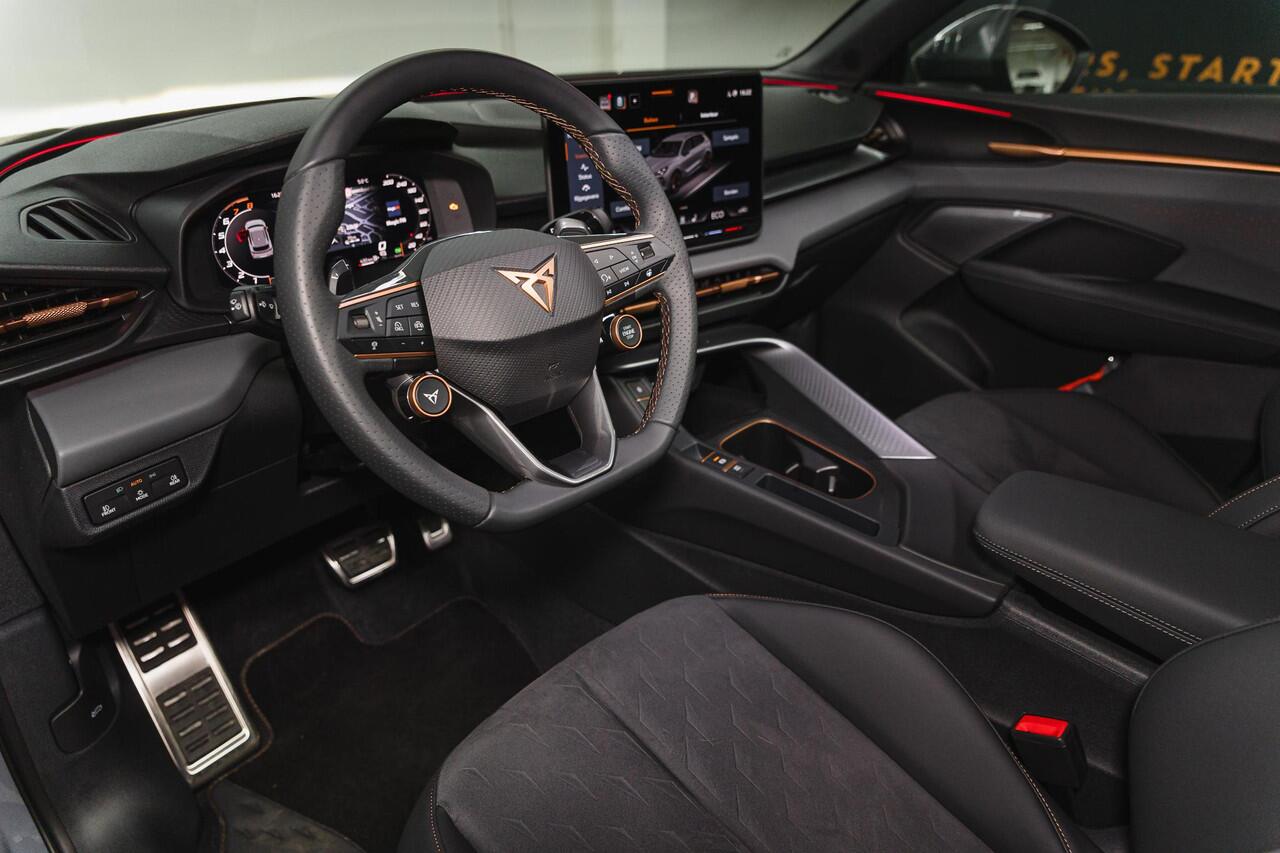 Cupra Terramar 1.5 TSI e-Hybrid Business | Panoramadak | 360 camera | Elektrische stoelen | Sennheiser audio | Matrix LED | Alcantara bekleding | Head-up display |