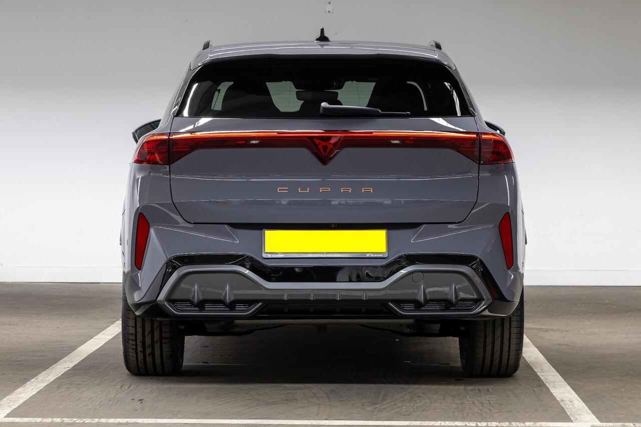 Cupra Terramar 1.5 TSI e-Hybrid Business | Panoramadak | 360 camera | Elektrische stoelen | Sennheiser audio | Matrix LED | Alcantara bekleding | Head-up display |