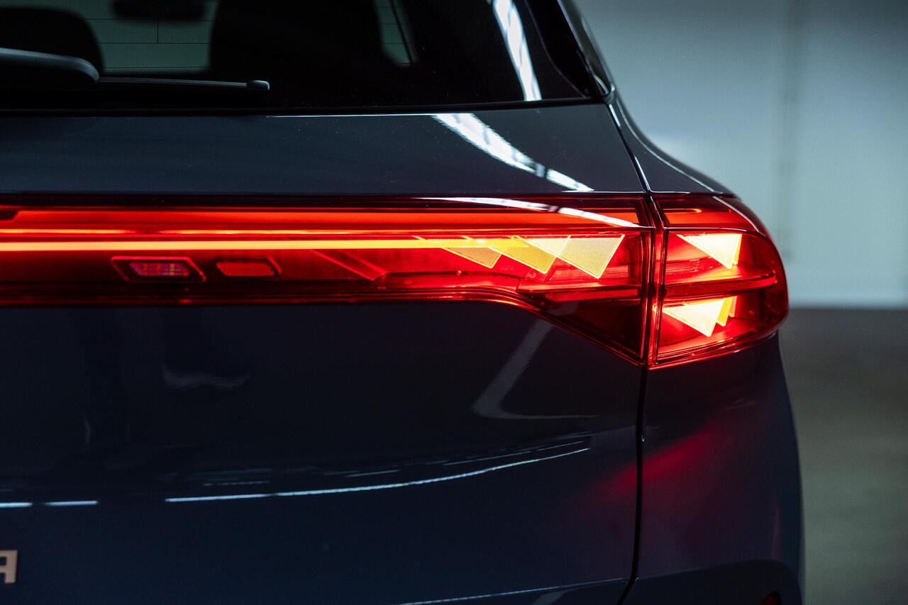 Cupra Terramar 1.5 TSI e-Hybrid Business | Panoramadak | 360 camera | Elektrische stoelen | Sennheiser audio | Matrix LED | Alcantara bekleding | Head-up display |