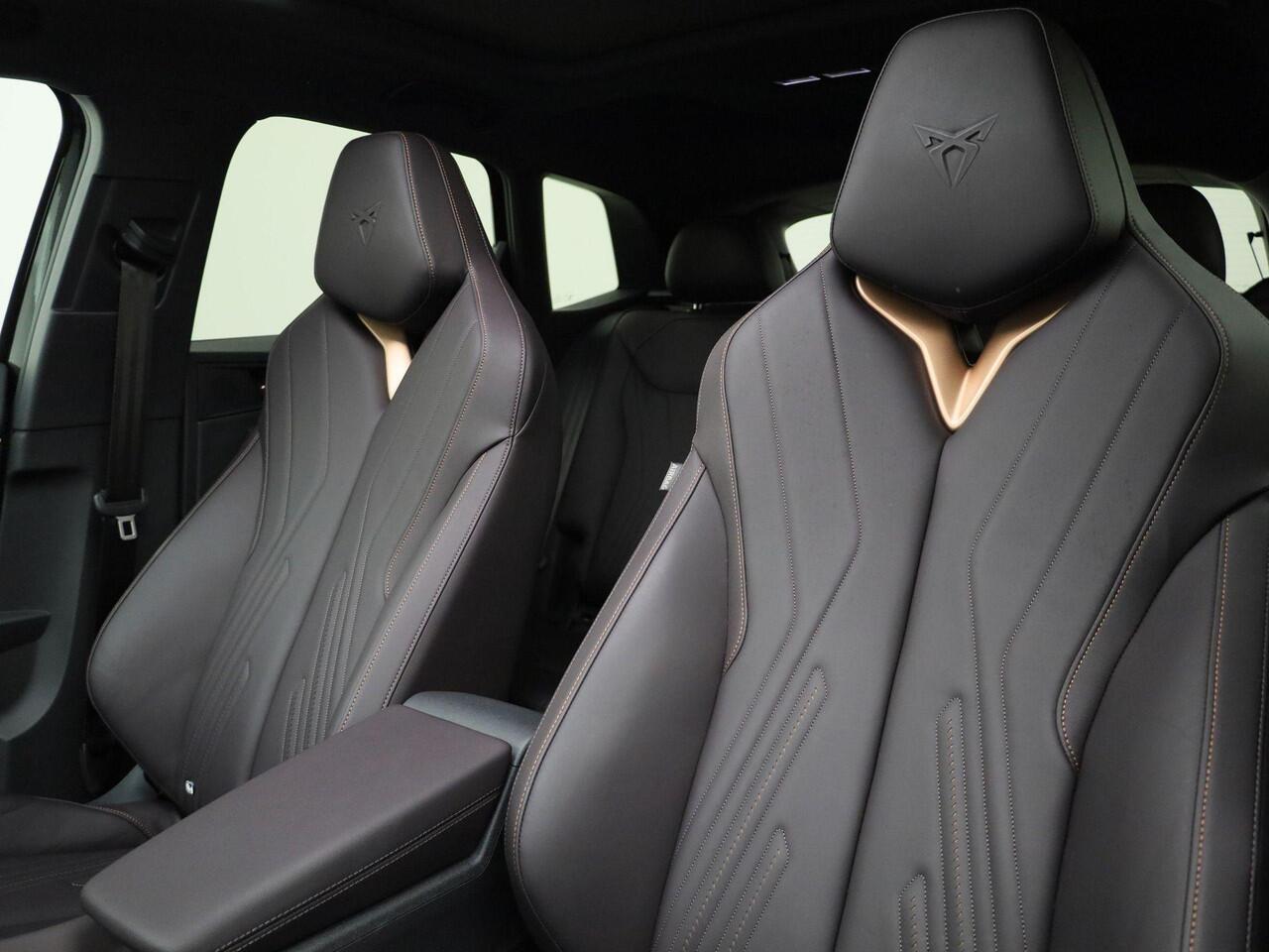 Cupra Terramar 1.5 TSIe-Hybrid 272pk DSG VZ America s CUP · Panoramadak · Leder · Android/Apple · Garantie tot oktober 2026