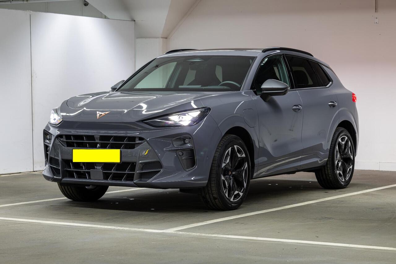 Cupra Terramar 1.5 TSI e-Hybrid Business | Panoramadak | 360 camera | Elektrische stoelen | Sennheiser audio | Matrix LED | Alcantara bekleding | Head-up display |