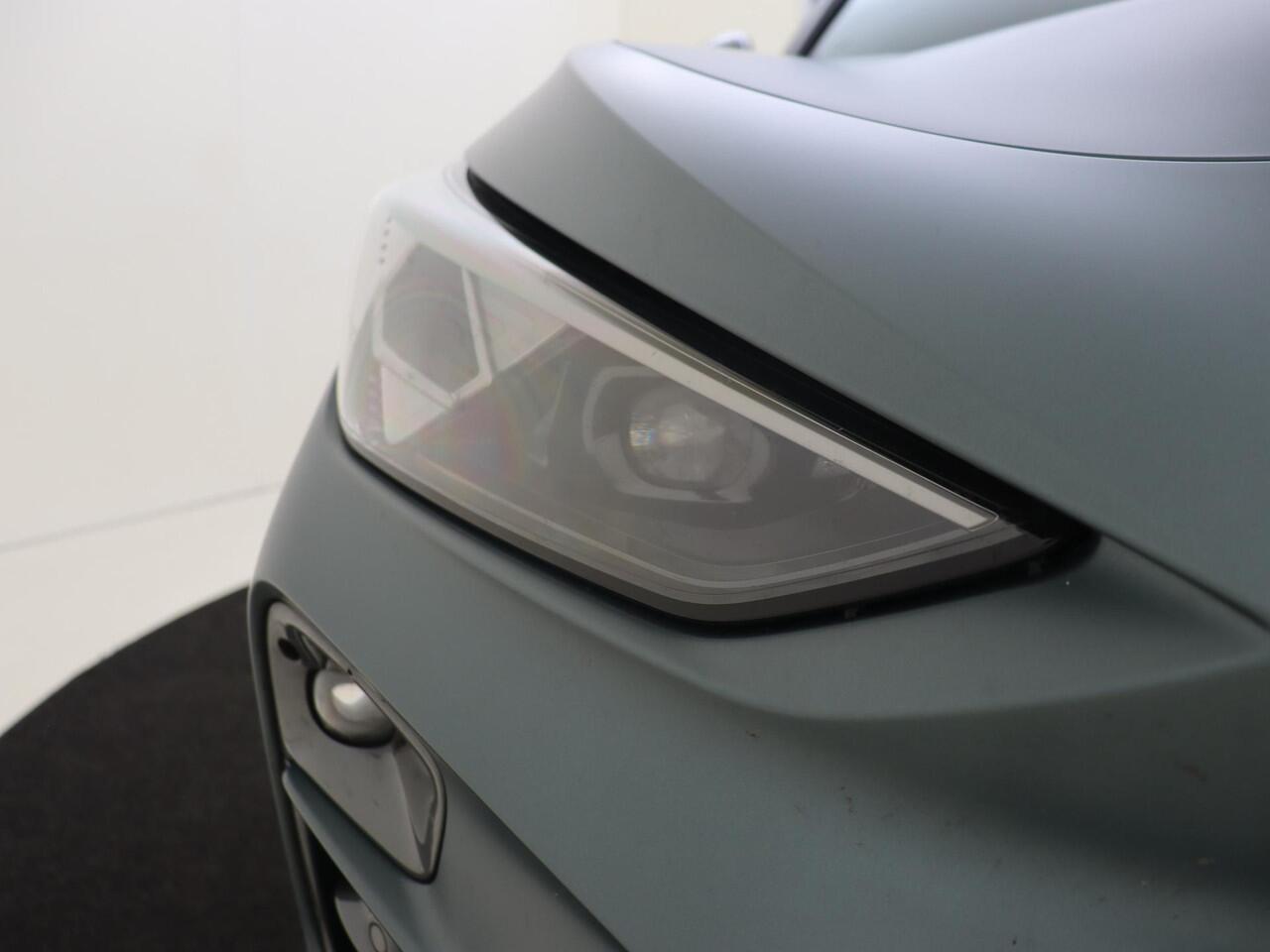 Cupra Terramar 1.5 TSI e-Hybrid VZ America s CUP | Panoramadak | Sennheiser audio | Matte lak | Head-up display | 360 camera | LED matrix verlichting | Lederen bekleding | Parkeerassistent |