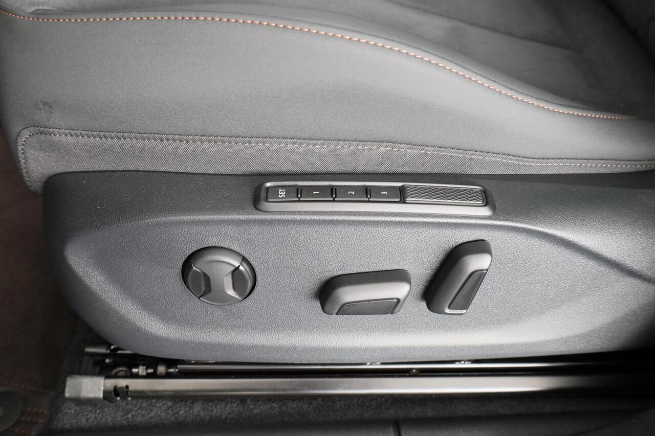 Cupra Terramar 1.5 TSI e-Hybrid Business 204pk | Panoramadak | Senheisser Sound | Elek. verstelbare stoelen incl. memory | 19 inch |