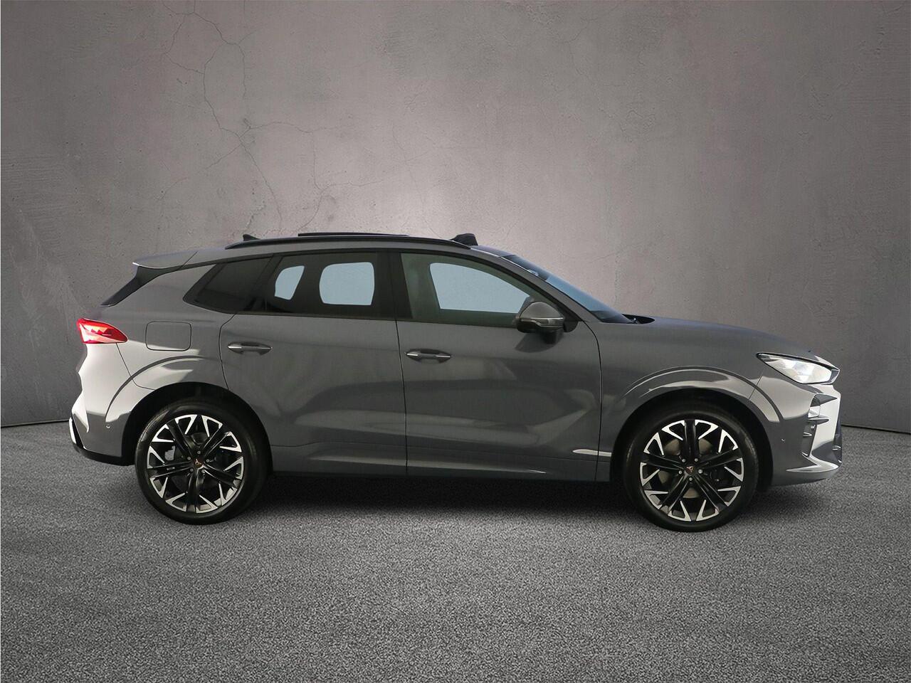 Cupra Terramar VZ Performance 1.5 TSI e-Hybrid 272pk DSG Automaat Trekhaak, Panoramadak, Adaptive cruise control, Sennheiser audio, Elektrische achterklep, Head up display, 360 camera