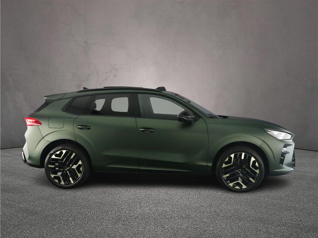 Cupra Terramar VZ Tribe Edition 1.5 TSI e-Hybrid 272pk DSG Automaat Trekhaak, Sennheiser audio, Panoramadak, LED matrix koplampen, Adaptive cruise control, Elektrische achterklep