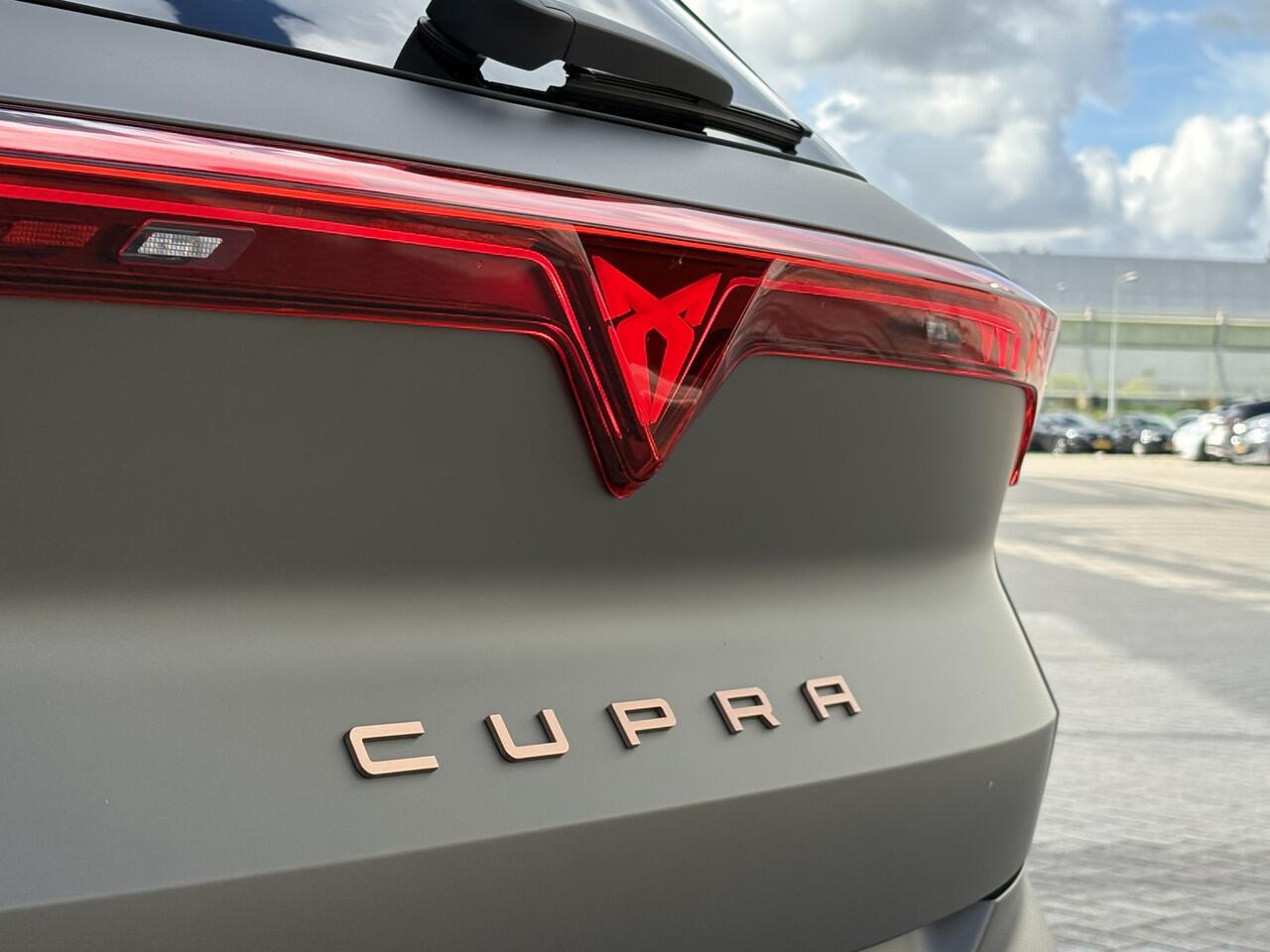 Cupra Terramar 1.5 TSI e-Hybrid VZ Performance Keramische Coating / 20' All-Seasonbanden / 'Black-Pack'