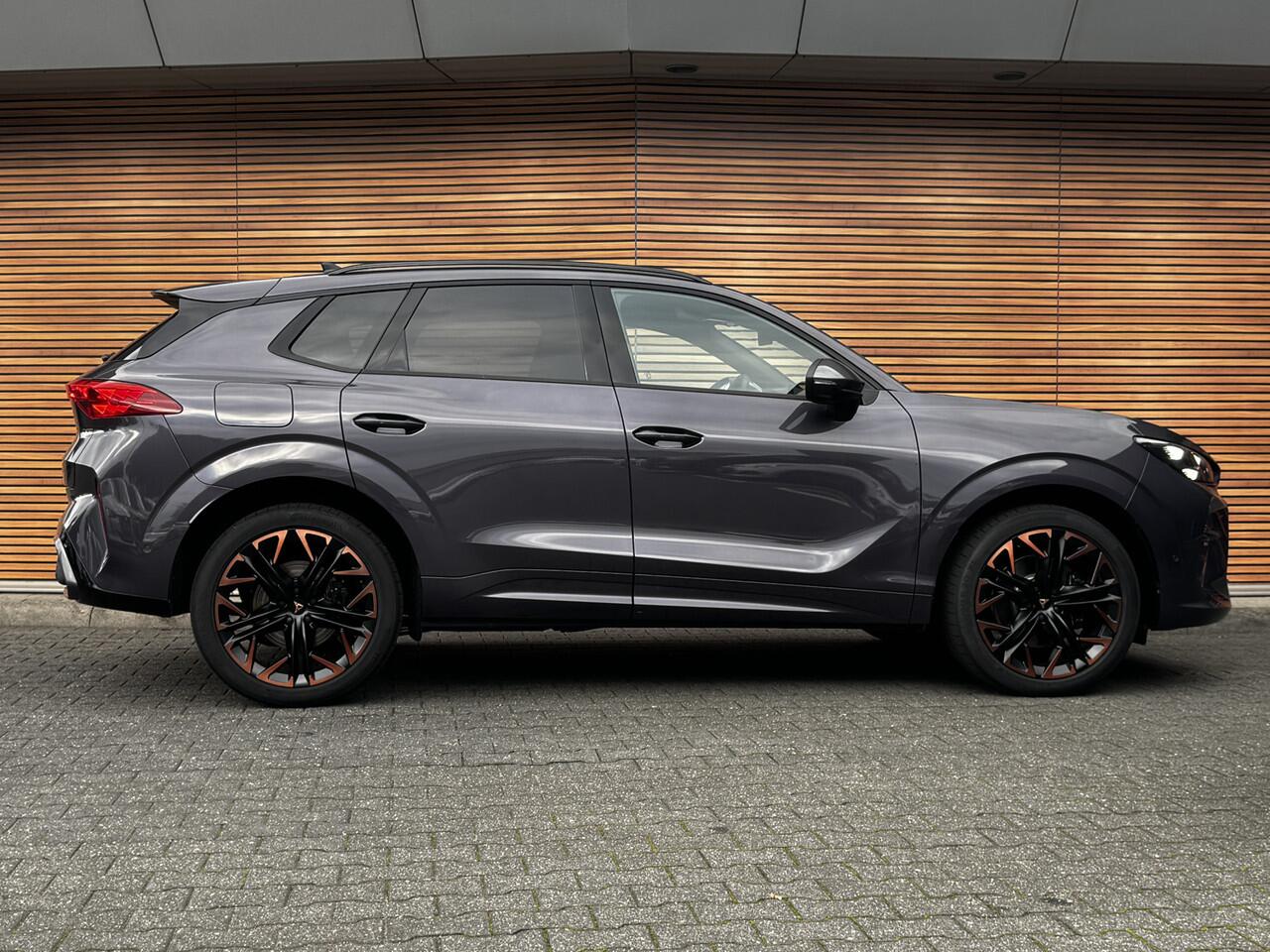 Cupra Terramar 1.5 TSI e-Hybrid VZ America s CUP Panoramadak / Lage km stand / 360 Camera