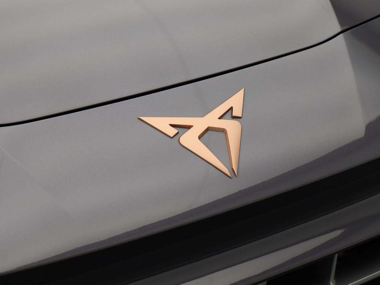 Cupra Terramar 1.5 TSi 272 Pk e-Hybrid Automaat VZ Performance | Head Up | Adaptive Cruise | 360° Camera | Carplay | Full LED | Sennheiser Audio | Panorama Dak | 20 Inch | 10.532 Km!!