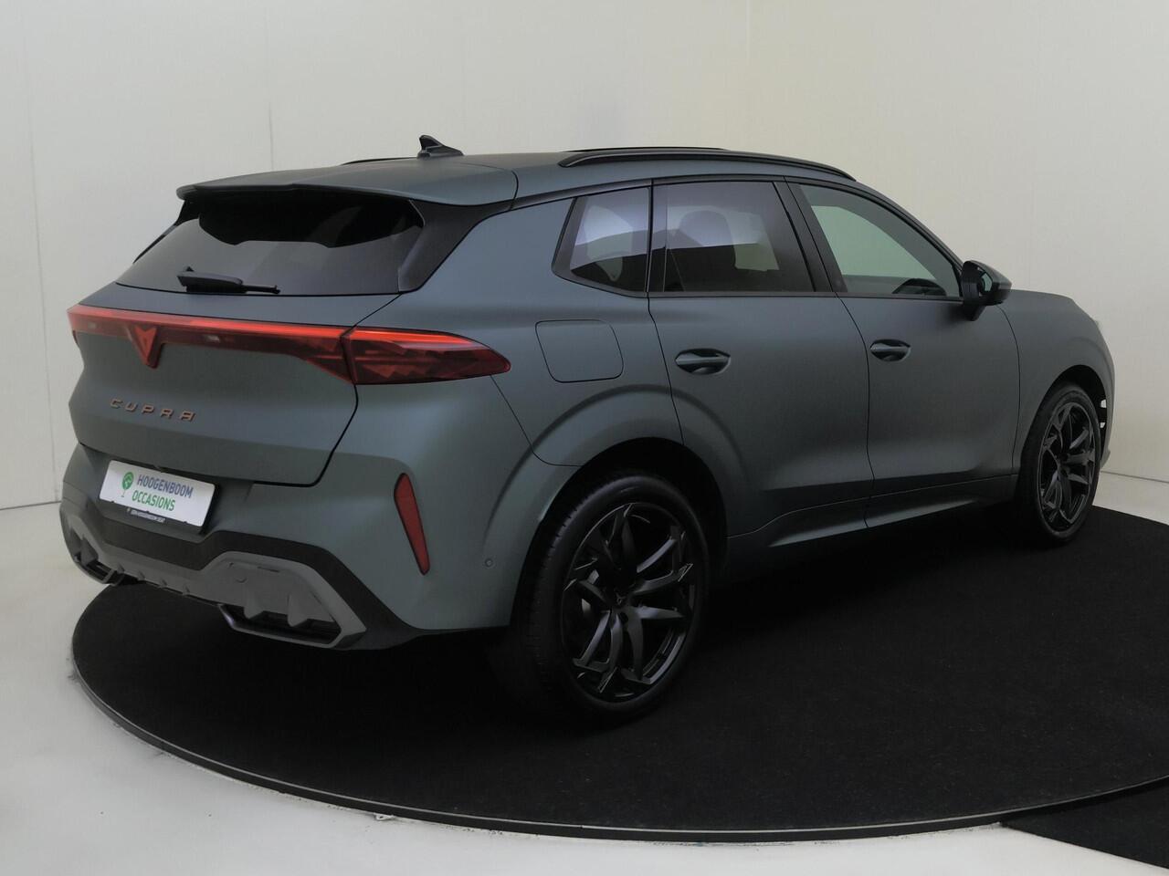 Cupra Terramar 1.5 TSI e-Hybrid VZ America s CUP | Panoramadak | Trekhaak | Head-up display | 360 camera | Matte lak | Parkeerassistent | Sennheiser audio | Lederen bekleding |