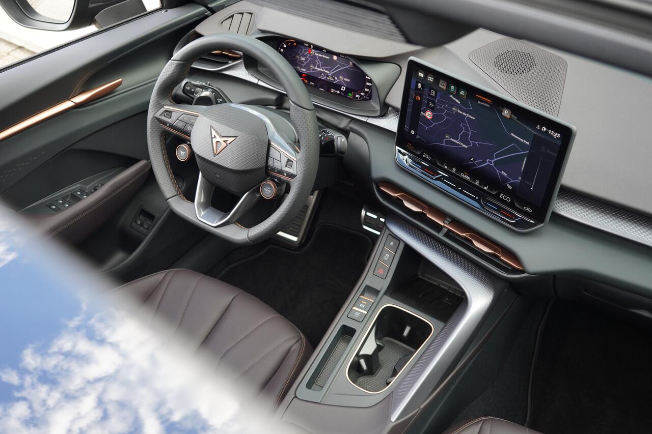 Cupra Terramar 1.5TSI/204pk e-Hybrid|2025|Panoramadak|Trekhaak|Head-up|PDC+360Camera|LED|Navi|20"Hadron|Carplay/AndroidAuto|Sportstoelen+Leer+Memory