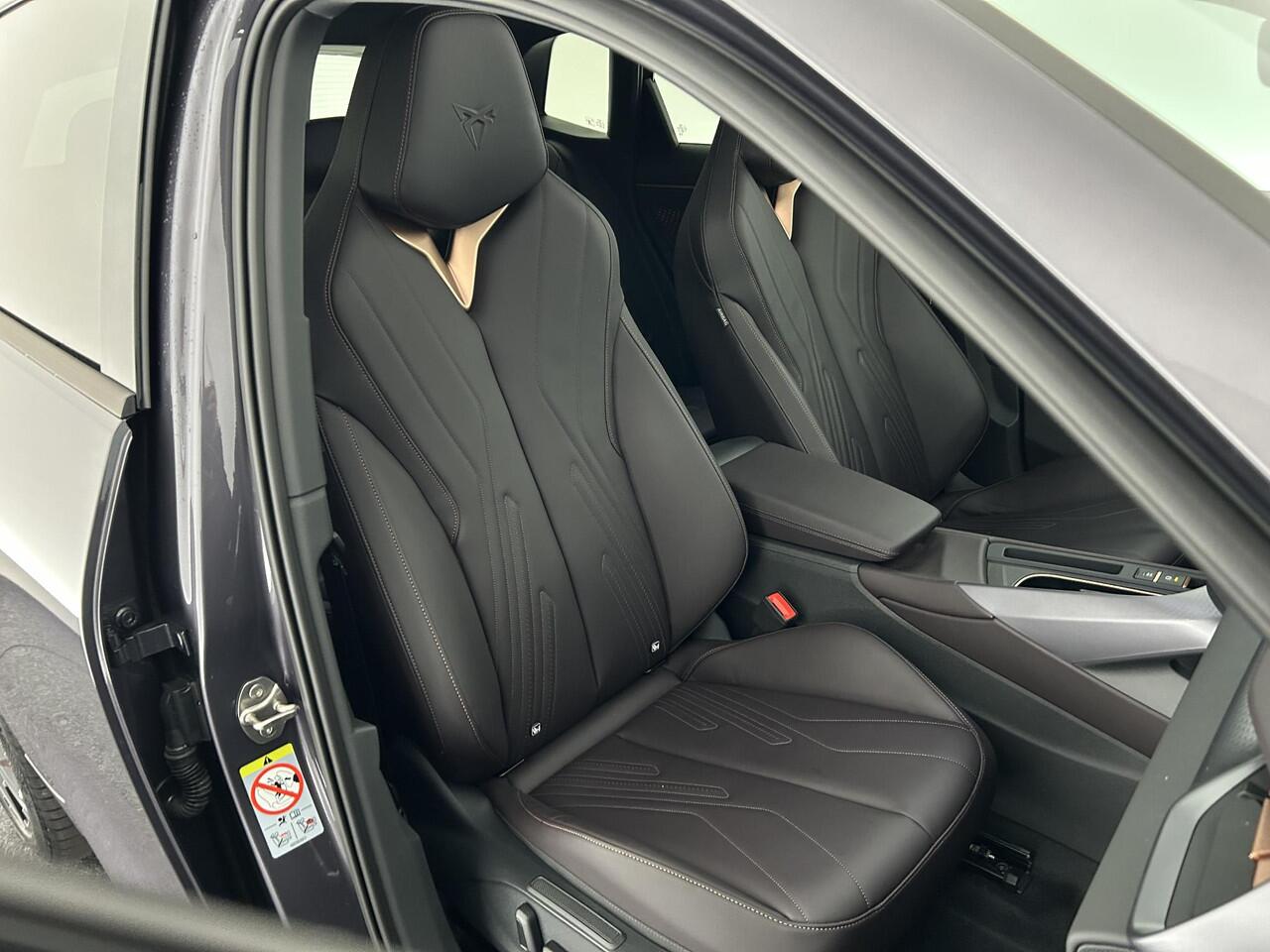 Cupra Terramar 1.5 TSI 272pk e-Hybrid Business 360Camera Head-Up Leder Sennheiser 20'' Keyless Navigatie Panoramadak