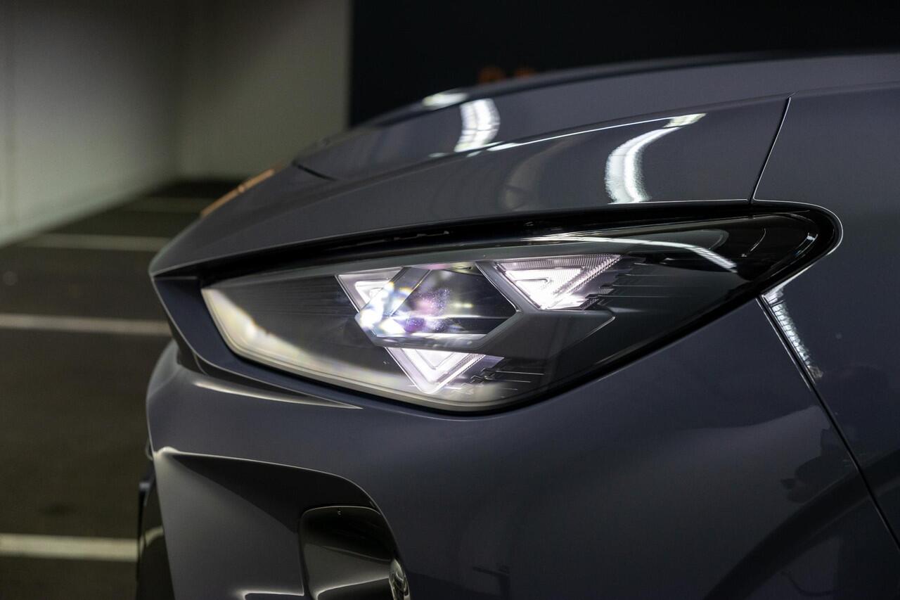 Cupra Terramar 1.5 TSI e-Hybrid Business | Panoramadak | 360 camera | Elektrische stoelen | Sennheiser audio | Matrix LED | Alcantara bekleding | Head-up display |