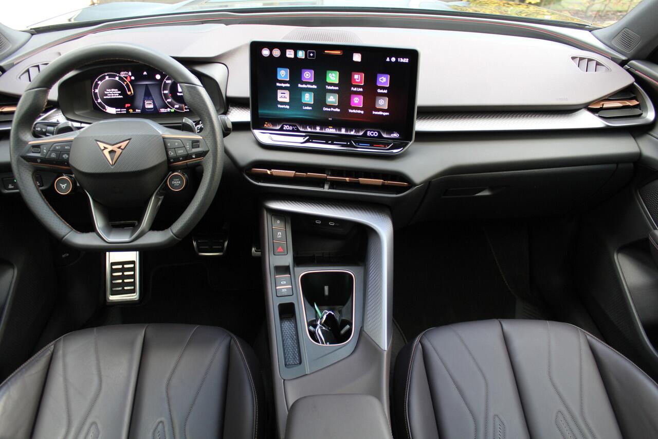 Cupra Terramar 1.5 TSI e-Hybrid VZ Performance 272pk | Panorama dak | Head-Up Display | Memory stand stoelen | Stoel & Stuurverwarming | 360* Camera | Draadloze telefoonlader | Elektrische kofferbakklep | Apple CarPlay/Android Auto | Adaptive cruise | Keyless entry/star