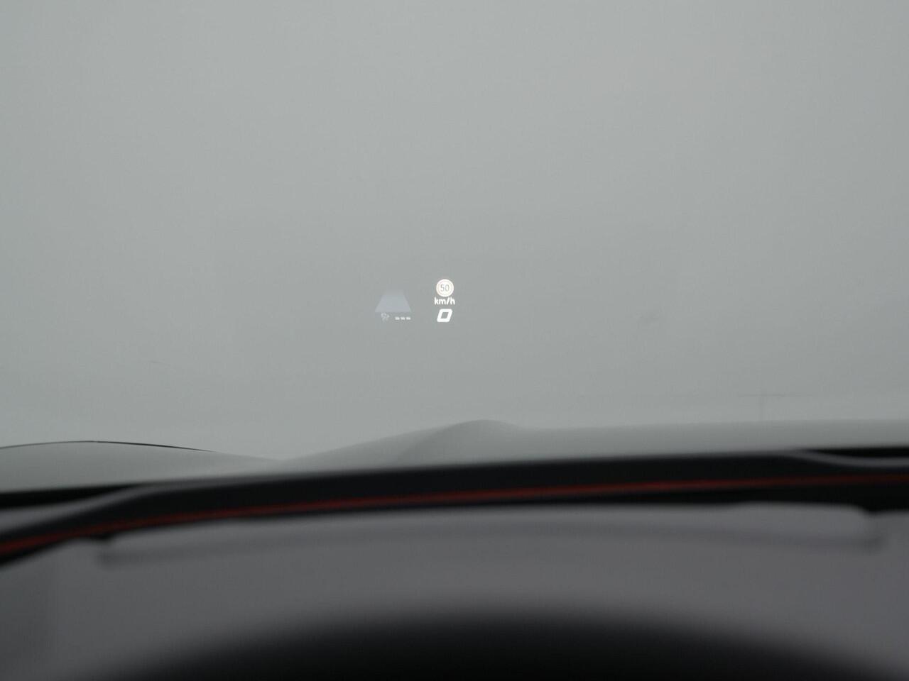 Cupra Terramar 1.5 TSI e-Hybrid 272 pk DSG VZ | Panoramadak | Leder/Suede | Sennheiser | 360 Camera | Geheugenstoel | Matrix LED | Head-up display