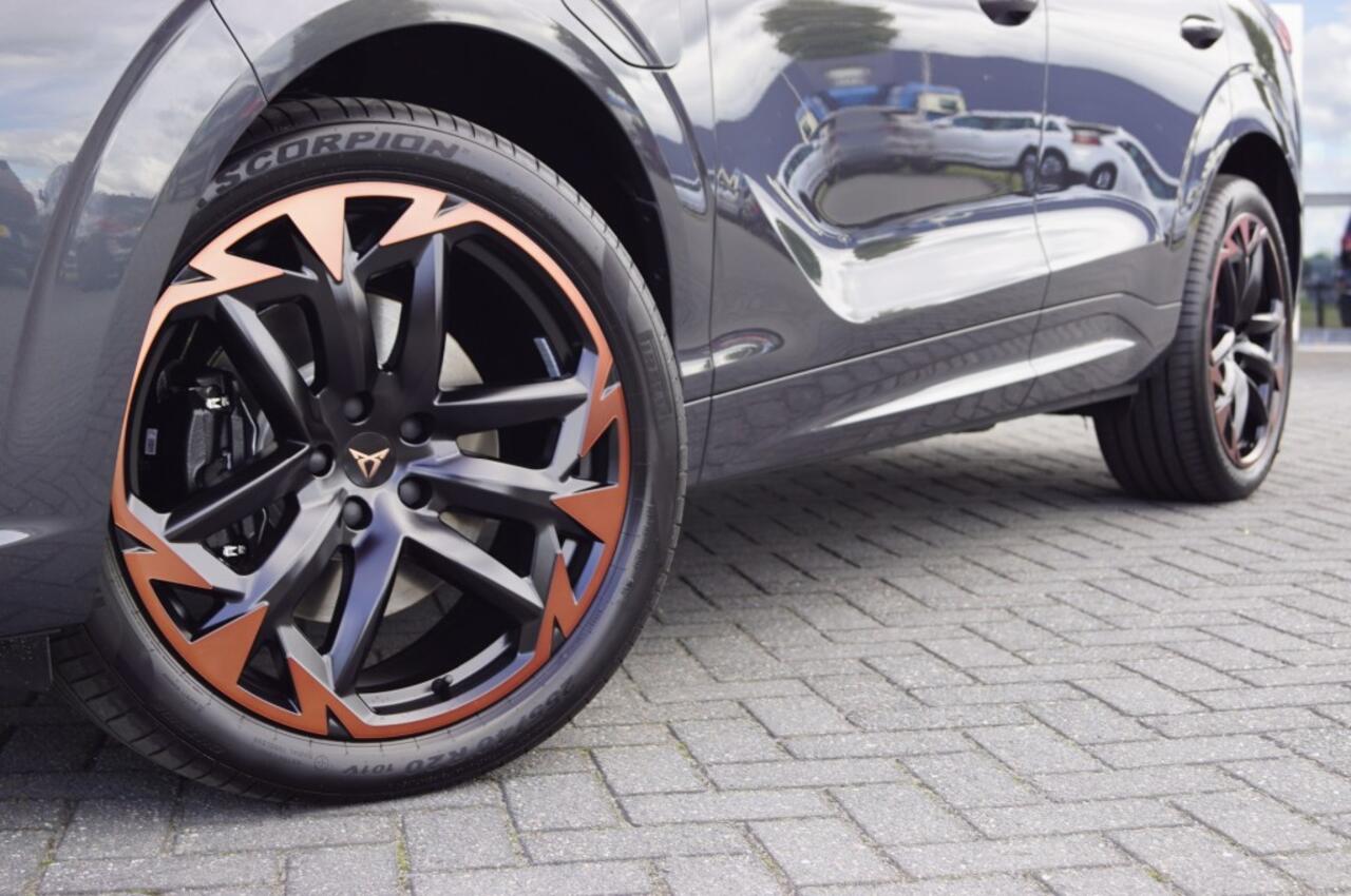 Cupra Terramar VZ Performance 1.5 e-Hybrid 272pk /Panodak /Trekhaak /20 inch/Head-Up/Camera