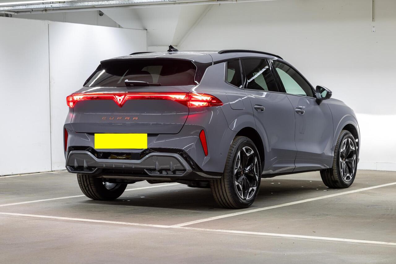 Cupra Terramar 1.5 TSI e-Hybrid Business | Panoramadak | 360 camera | Elektrische stoelen | Sennheiser audio | Matrix LED | Alcantara bekleding | Head-up display |