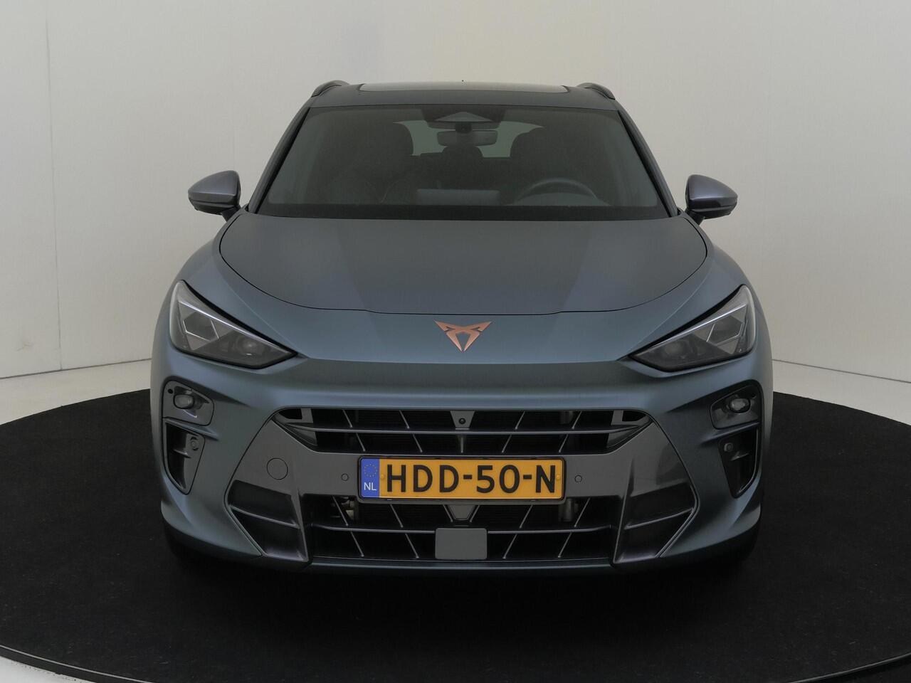 Cupra Terramar 1.5 TSI e-Hybrid VZ America s CUP | Panoramadak | Sennheiser audio | Matte lak | Head-up display | 360 camera | LED matrix verlichting | Lederen bekleding | Parkeerassistent |