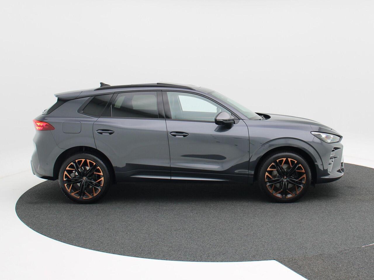 Cupra Terramar 1.5 TSi 272 Pk Automaat e-Hybrid VZ Performance | Panoramadak | Trekhaak | 360° Camera | Adaptive Cruise | Sennheiser Audio | Stoel Verwarming | LED | 20 Inch | 12.655 Km!