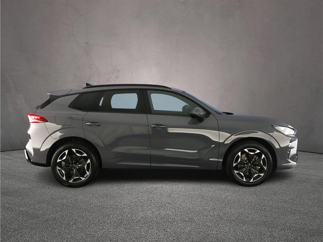 Cupra Terramar Business 1.5 TSI eHybrid 204pk DSG Automaat Trekhaak, Head up display, Adaptive cruise control, Navigatie, Elektrische achterklep, Stuurwiel verwarmd, Achteruitrijcamera