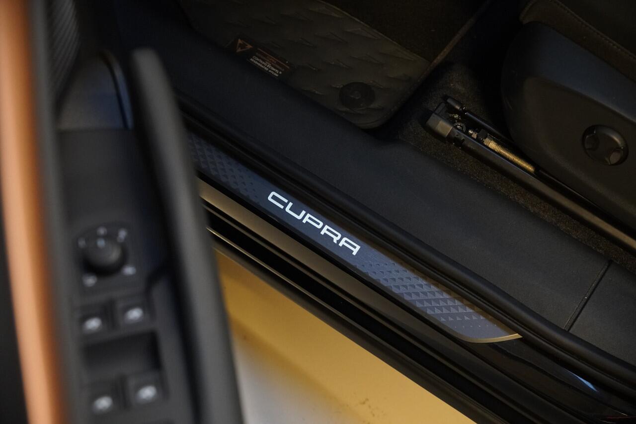 Cupra Terramar 1.5TSI/272pk e-Hybrid VZ Performance|2024|Trekhaak|Matrix LED|20"LMV|Head-up|Sennheiser|El.stoel+Memory|PDC+360Camera|Keyless|Blindspot|LaneAssist