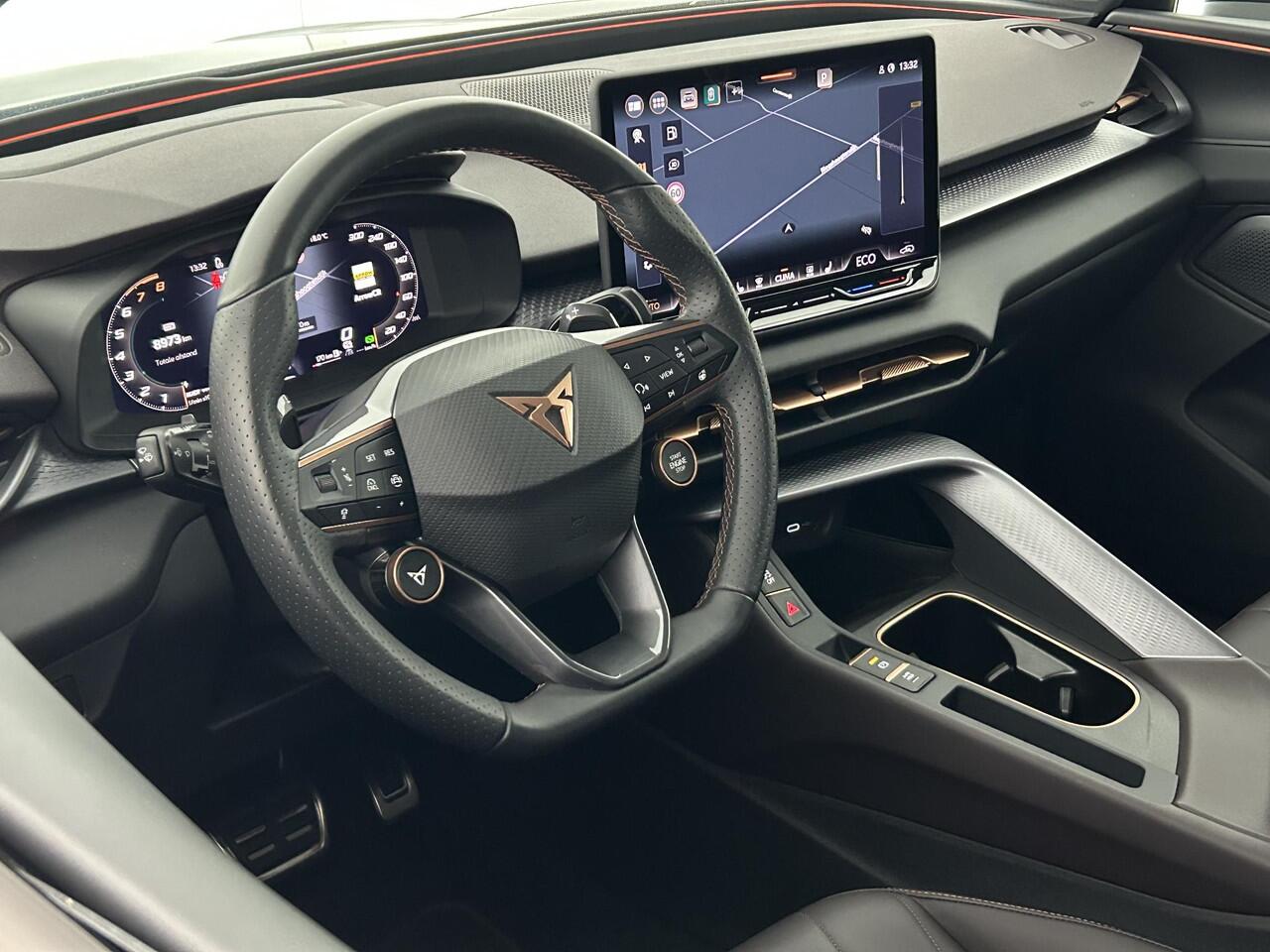 Cupra Terramar 1.5 TSI 272pk e-Hybrid Business 360Camera Head-Up Leder Sennheiser 20'' Keyless Navigatie Panoramadak