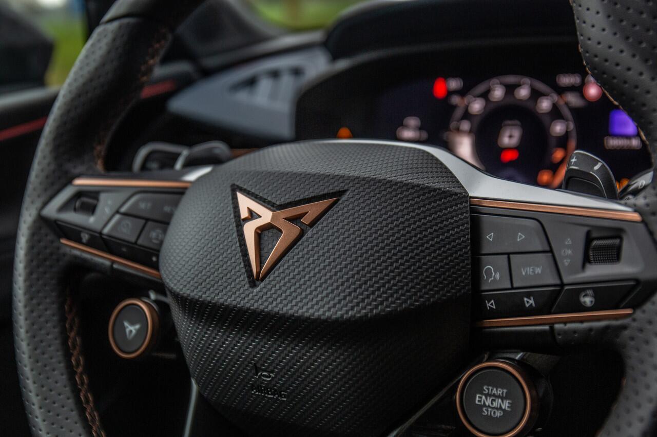 Cupra Terramar 1.5 eTSI Business , Lane assist, Sportstuur, Voorstoelen verwarmd, Adaptive Cruise