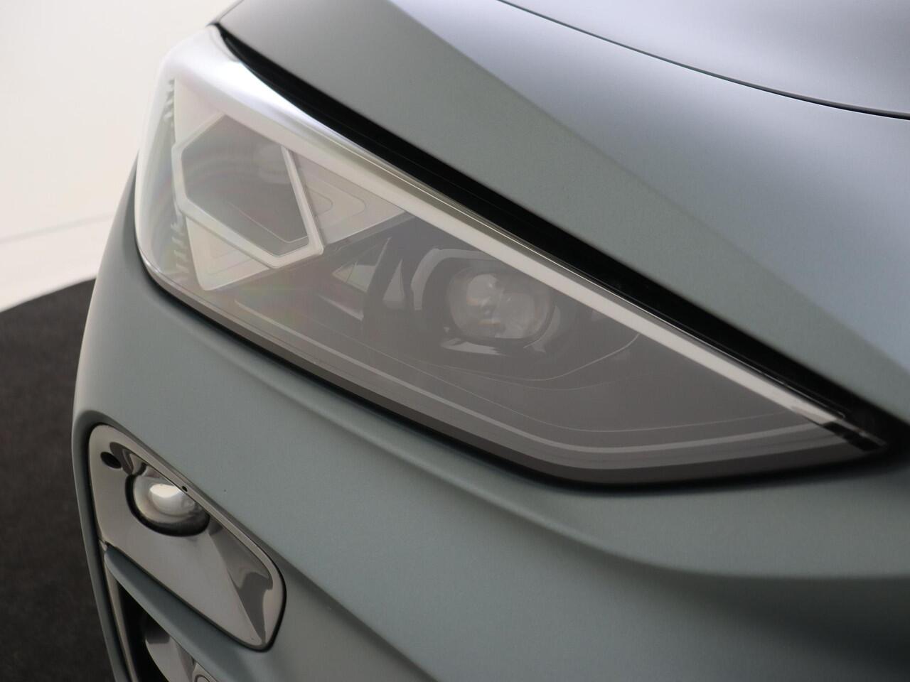 Cupra Terramar 1.5 TSI e-Hybrid VZ America s CUP | Panoramadak | Trekhaak | Head-up display | 360 camera | Matte lak | Parkeerassistent | Sennheiser audio | Lederen bekleding |