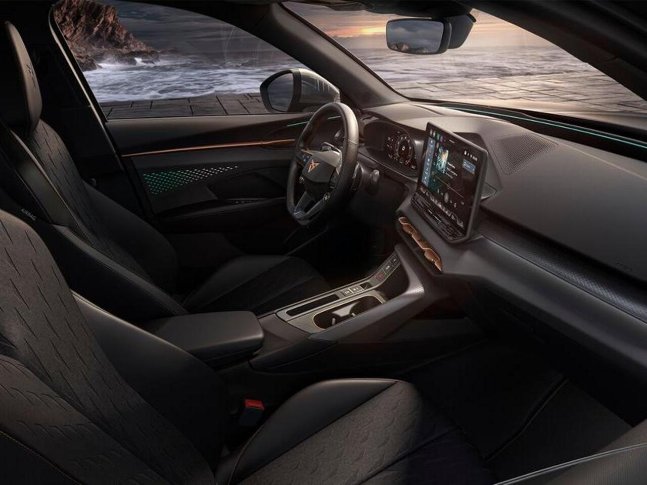 Cupra Terramar 1.5 TSI e-Hybrid Business 204pk / Hardon copper velgen / Panoramisch schuifdak / Sennheiser immersive geluid /moon light interieur.