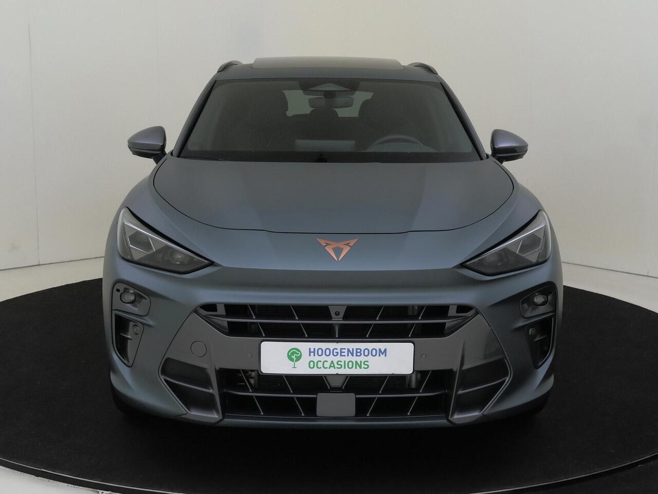 Cupra Terramar 1.5 TSI e-Hybrid VZ America s CUP | Panoramadak | Trekhaak | Head-up display | 360 camera | Matte lak | Parkeerassistent | Sennheiser audio | Lederen bekleding |