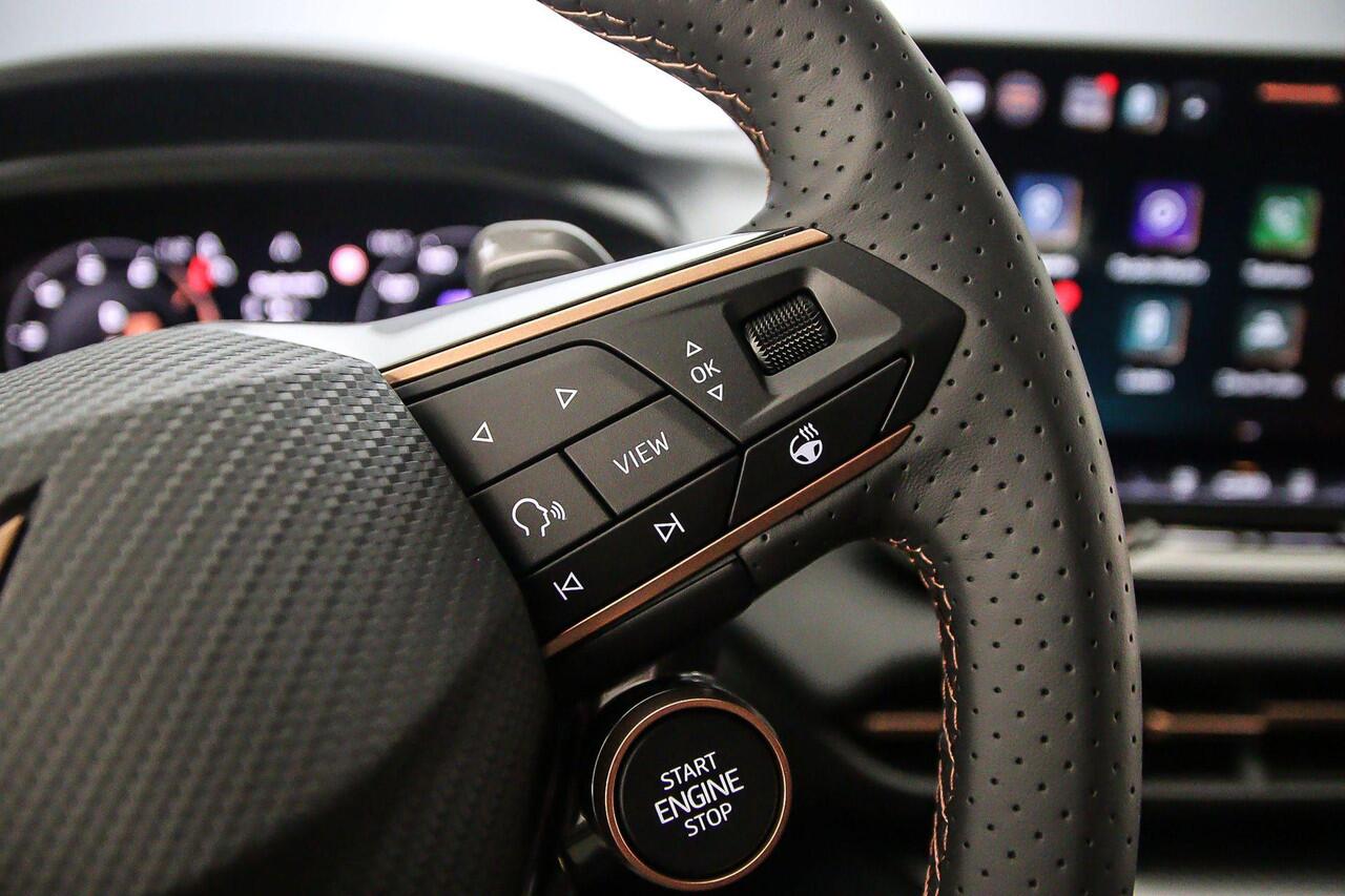 Cupra Terramar Business 1.5 TSI eHybrid 204pk DSG Automaat Trekhaak, Head up display, Adaptive cruise control, Navigatie, Elektrische achterklep, Stuurwiel verwarmd, Achteruitrijcamera