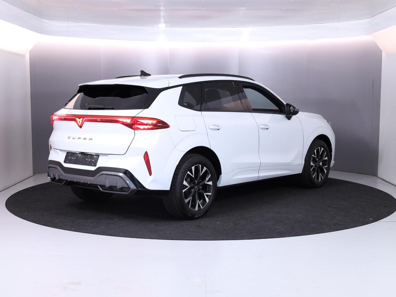 Cupra Terramar 1.5 TSI e-Hybrid 204pk | Wegklapbare trekhaak | Navigatie via App | Matrix led verlichting | Parkeercamera