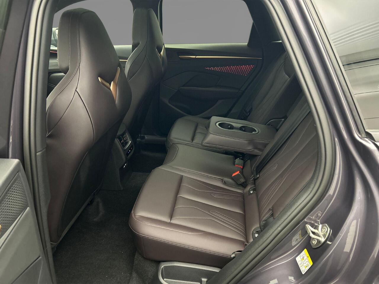 Cupra Terramar VZ Performance 1.5 TSI e-Hybrid 272pk DSG Automaat Panoramadak, Lederen bekleding, Sennheiser audio, LED matrix koplampen, Adaptive cruise control, 360 camera, Elektrische achterklep