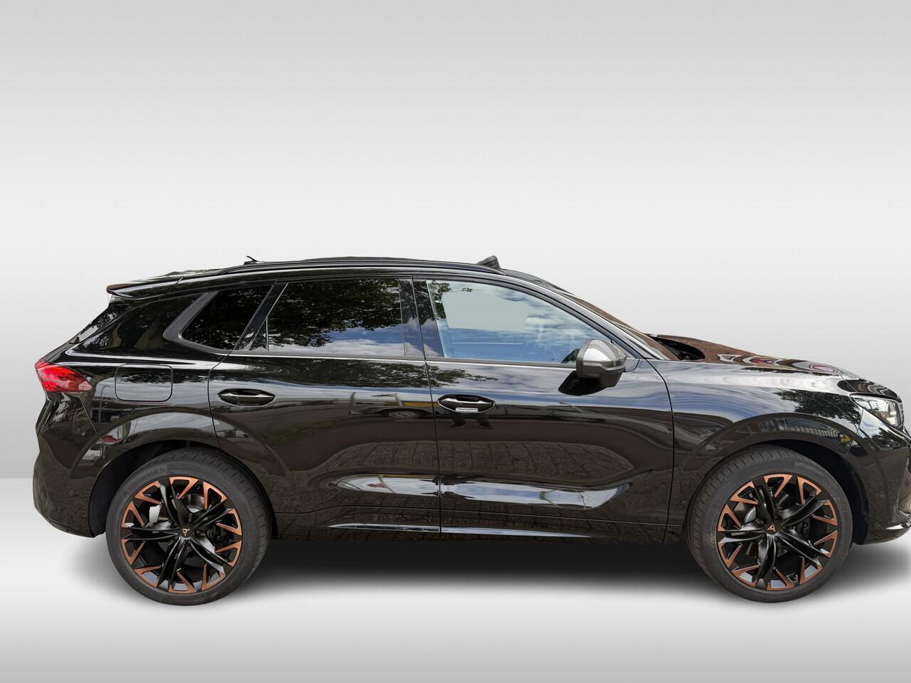 Cupra Terramar 1.5 TSI e-Hybrid VZ Performance copper | 272pk / 200kw gecombineerd | | panoramadak - schuif | Matrix led koplampen | leder bekleding met geheugen | stoel + stuur verwarming |