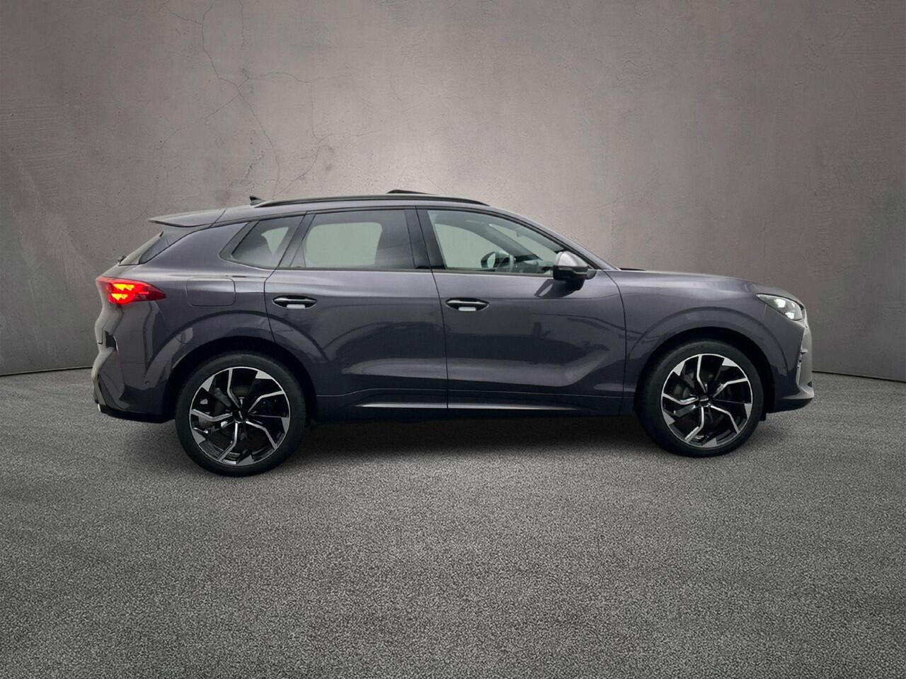 Cupra Terramar VZ Performance 1.5 TSI e-Hybrid 272pk DSG Automaat Panoramadak, Trekhaak, Lederen bekleding, 360 camera, Adaptive cruise control, Navigatie, Sennheiser Audio, Led Matrix verlichting