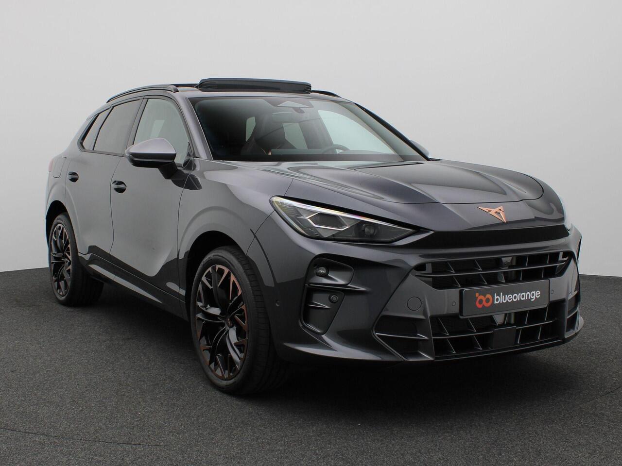 Cupra Terramar 1.5 TSI e-Hybrid VZ Performance 272PK DSG matrix led, Leder, trekhaak, Sennheiser audio, 360gr. camera, head-up display, alarm, elektrisch glazen panorama-dak, winterpakket, adaptive cruise met travel assist, side assist, virtual pedal, keyless, 20" licht