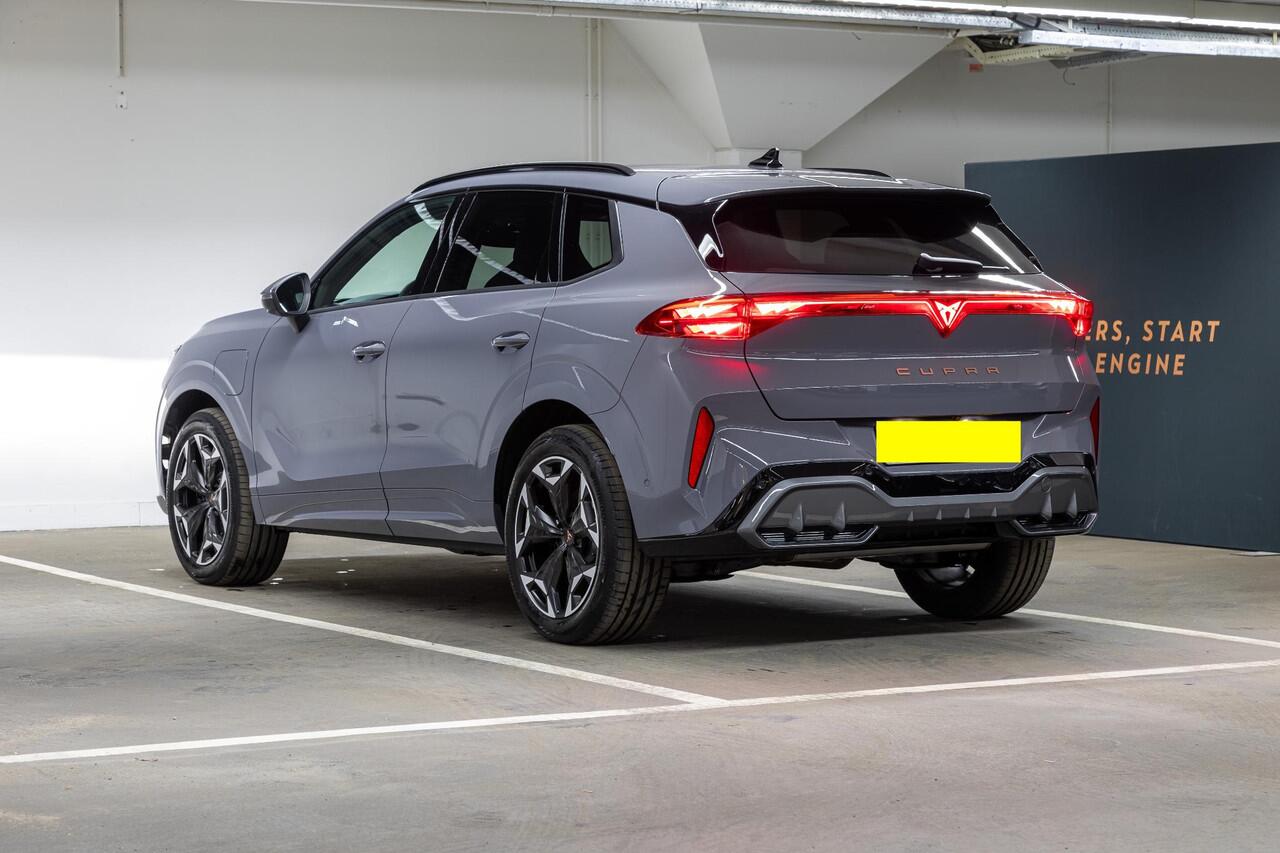 Cupra Terramar 1.5 TSI e-Hybrid Business | Panoramadak | 360 camera | Elektrische stoelen | Sennheiser audio | Matrix LED | Alcantara bekleding | Head-up display |