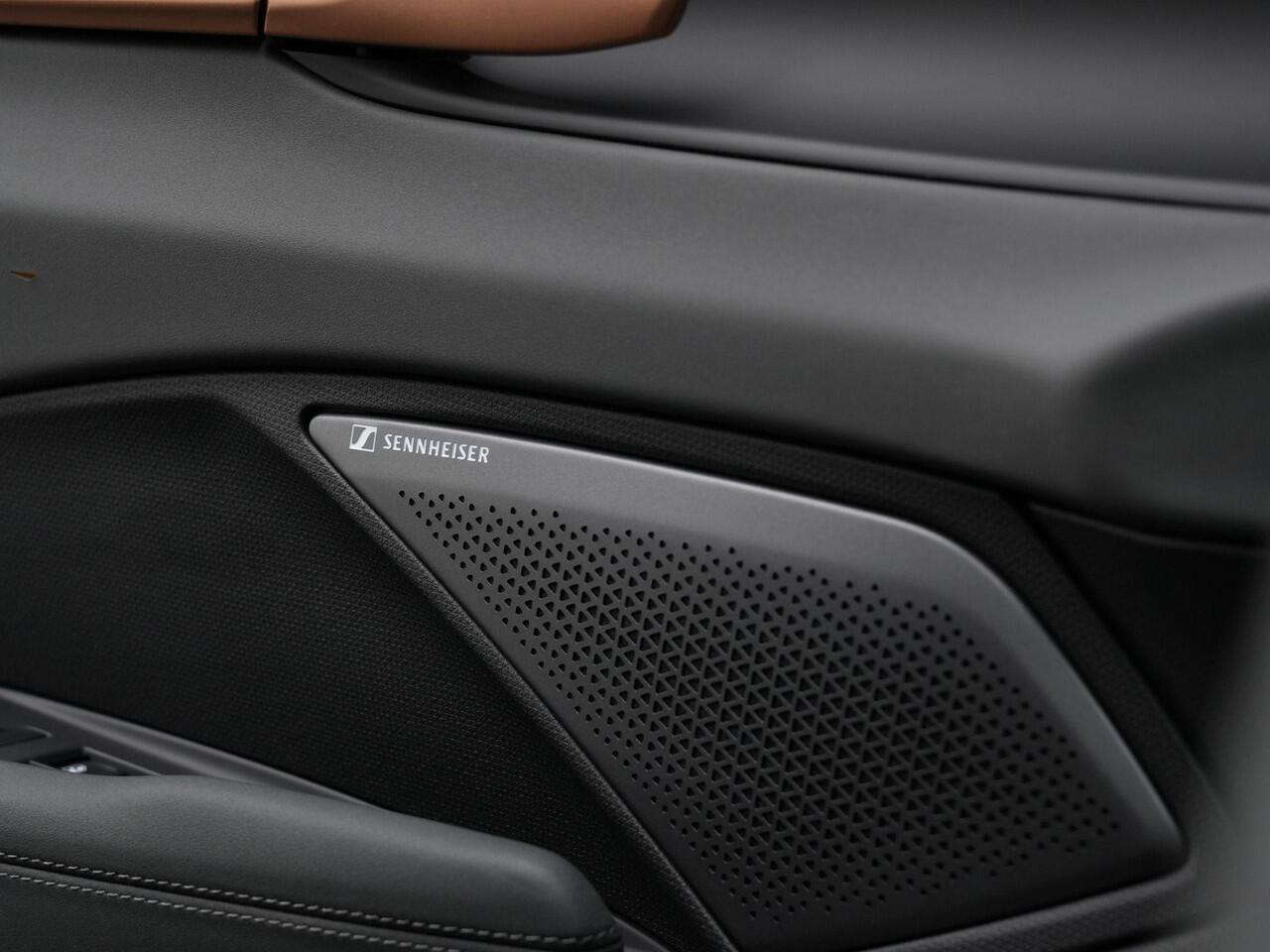 Cupra Terramar 1.5 TSI e-Hybrid 272 pk DSG VZ | Panoramadak | Leder/Suede | Sennheiser | 360 Camera | Geheugenstoel | Matrix LED | Head-up display