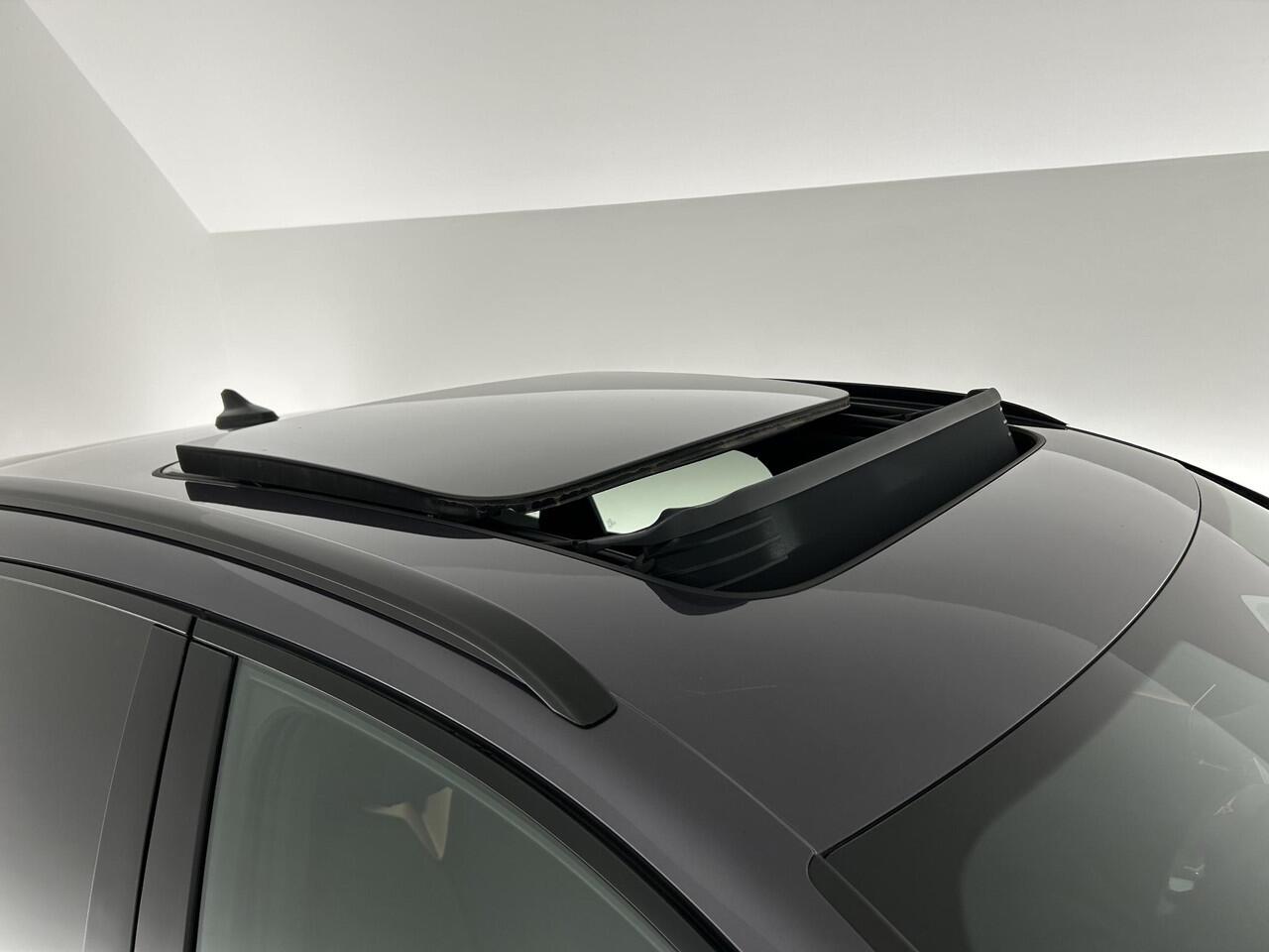 Cupra Terramar 1.5 TSI 272pk e-Hybrid Business 360Camera Head-Up Leder Sennheiser 20'' Keyless Navigatie Panoramadak